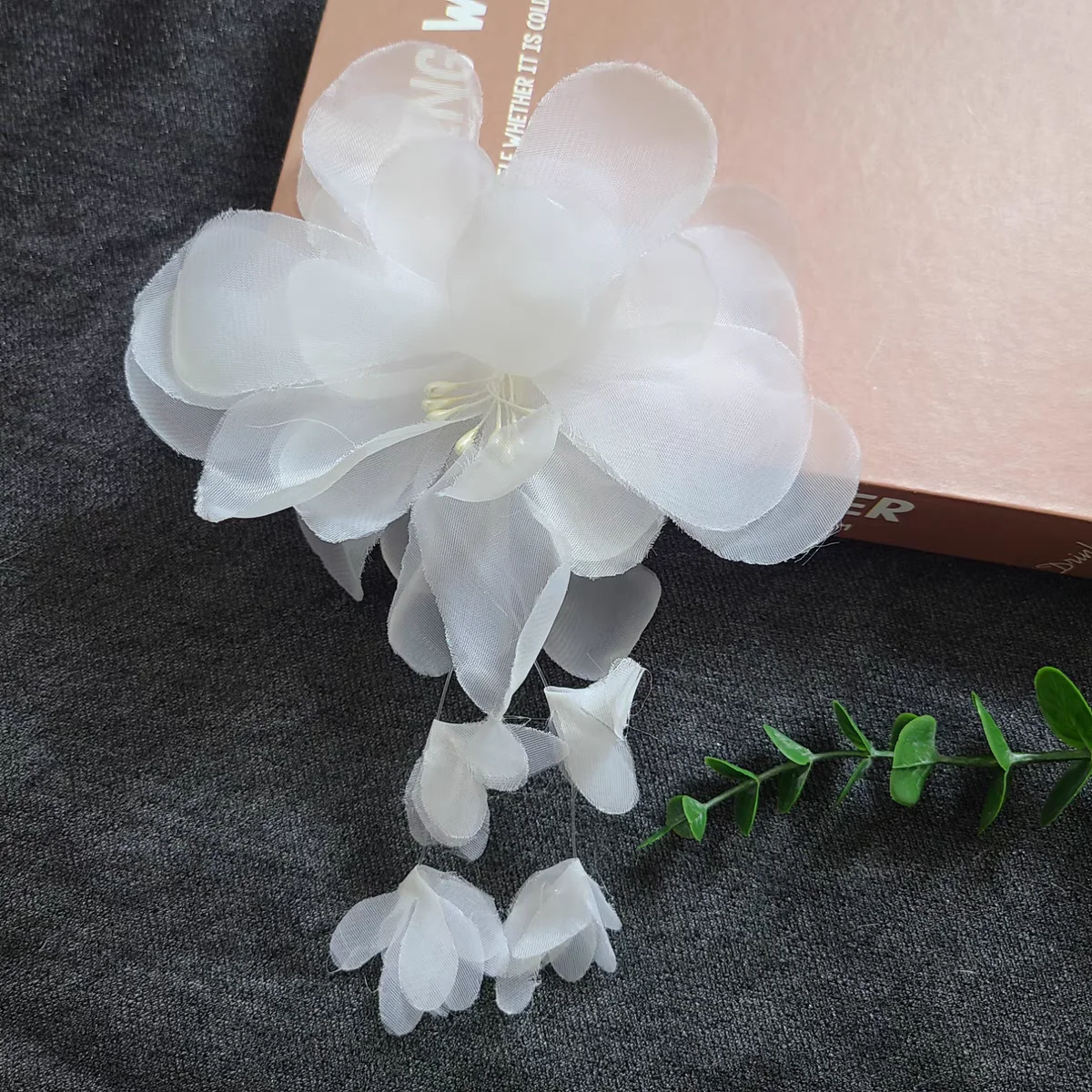 New Handmade Three-Dimensional Flower Fabric DIY Hanging Whisker Three-Dimensional Flower Handmade Flower Fashion Children's Clo