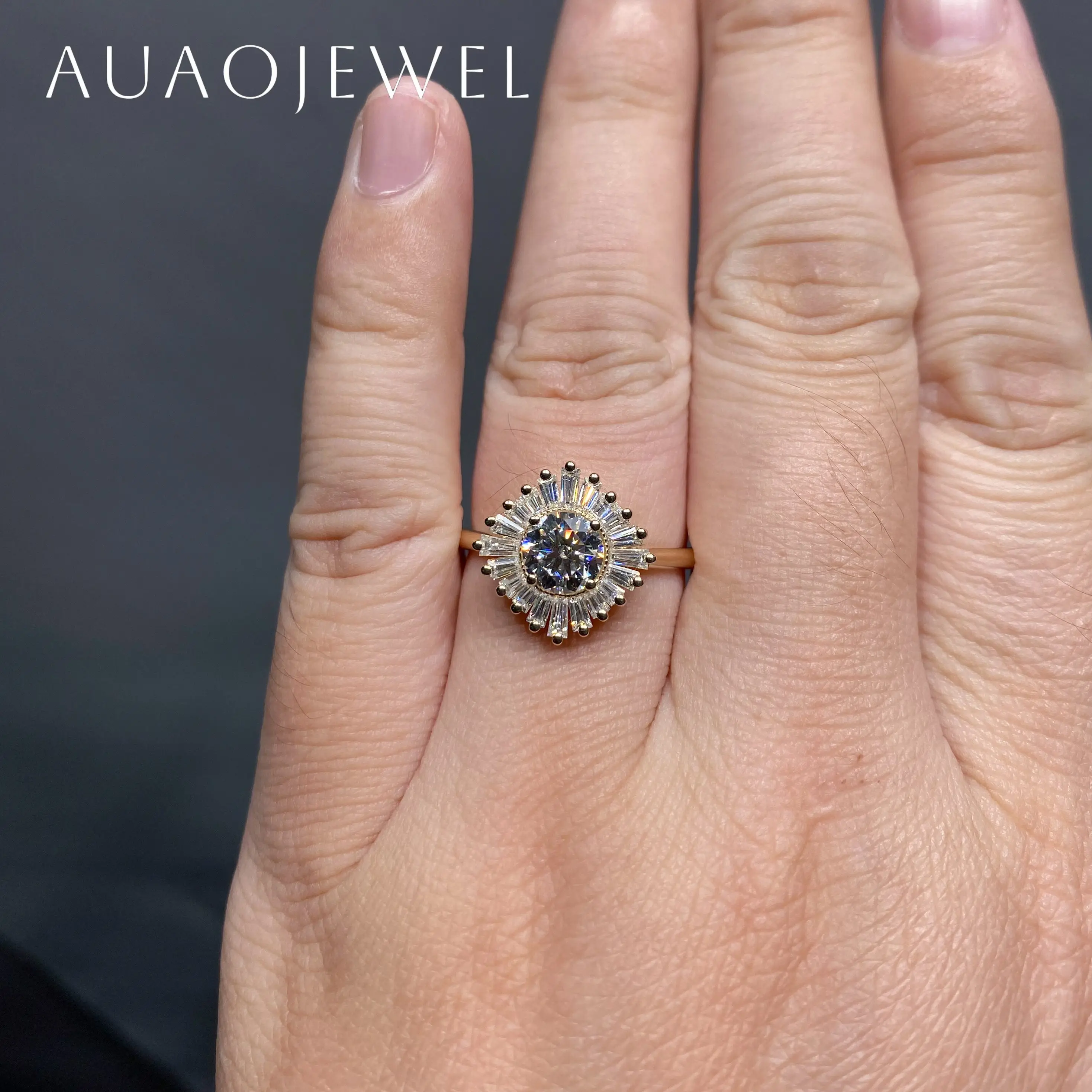 AUAOJEWEL 0.8 CT Moissanite Round Cut Flower Shape Design 925 Silver Plated Gold Fine Jewelry For Wedding Engagement with GRA