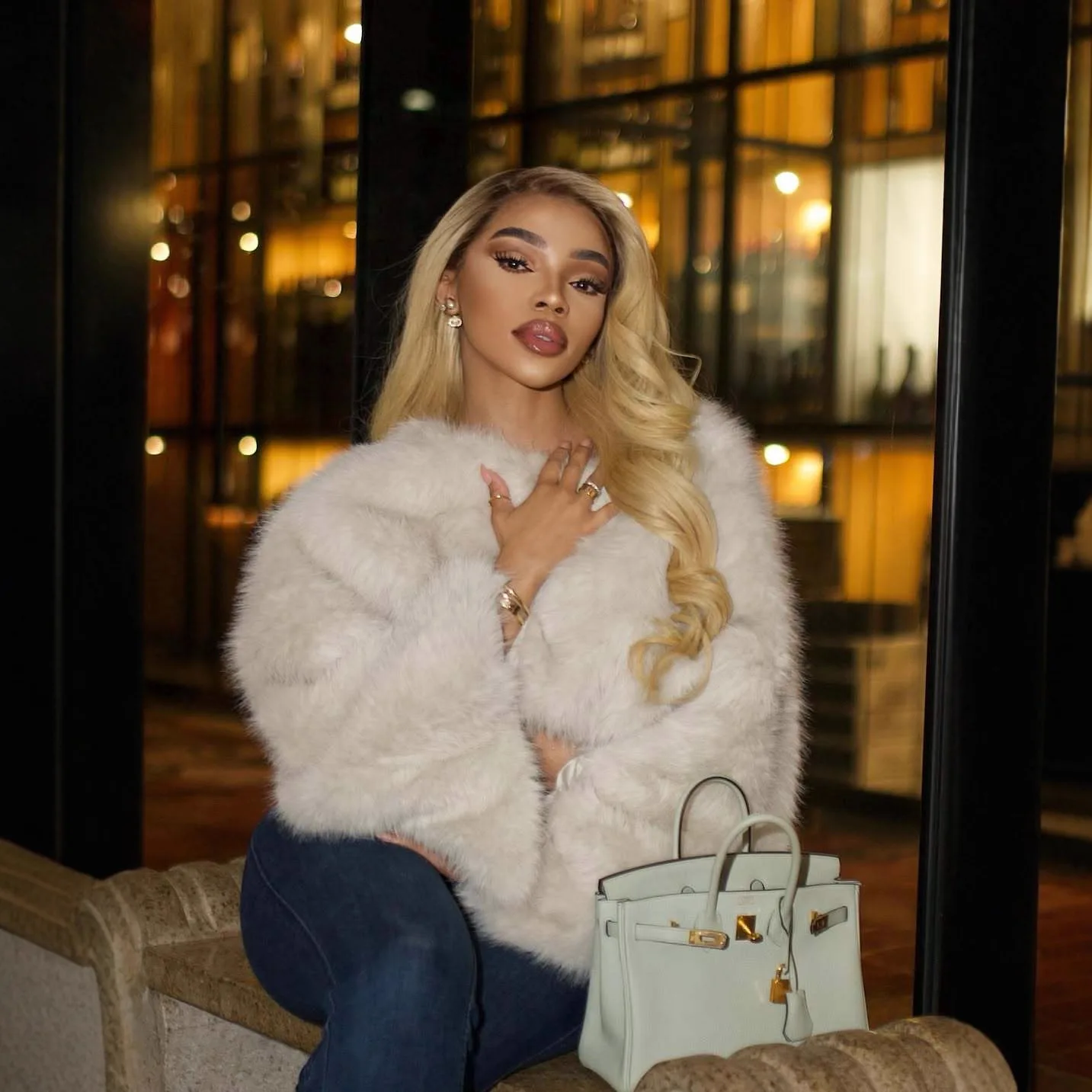 

Winter Women Faux Fur Jacket High Waist Pullover Artificial Fur Coat For Femal Round Neck Fluffy Cropped Lady Faux Focx Fur Coat