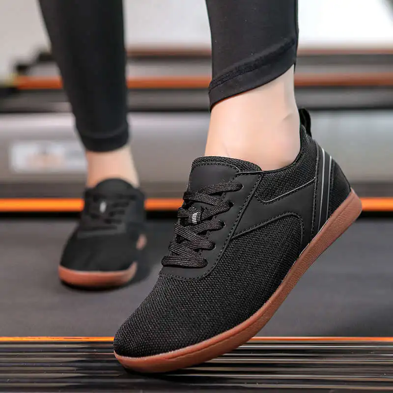 Botas de Snowboard de punta redonda para mujer, zapatillas de deporte de talla 37, mocasines, Tenis, Fitness, zapatos deportivos rojos, Cosplay Temis más vendido