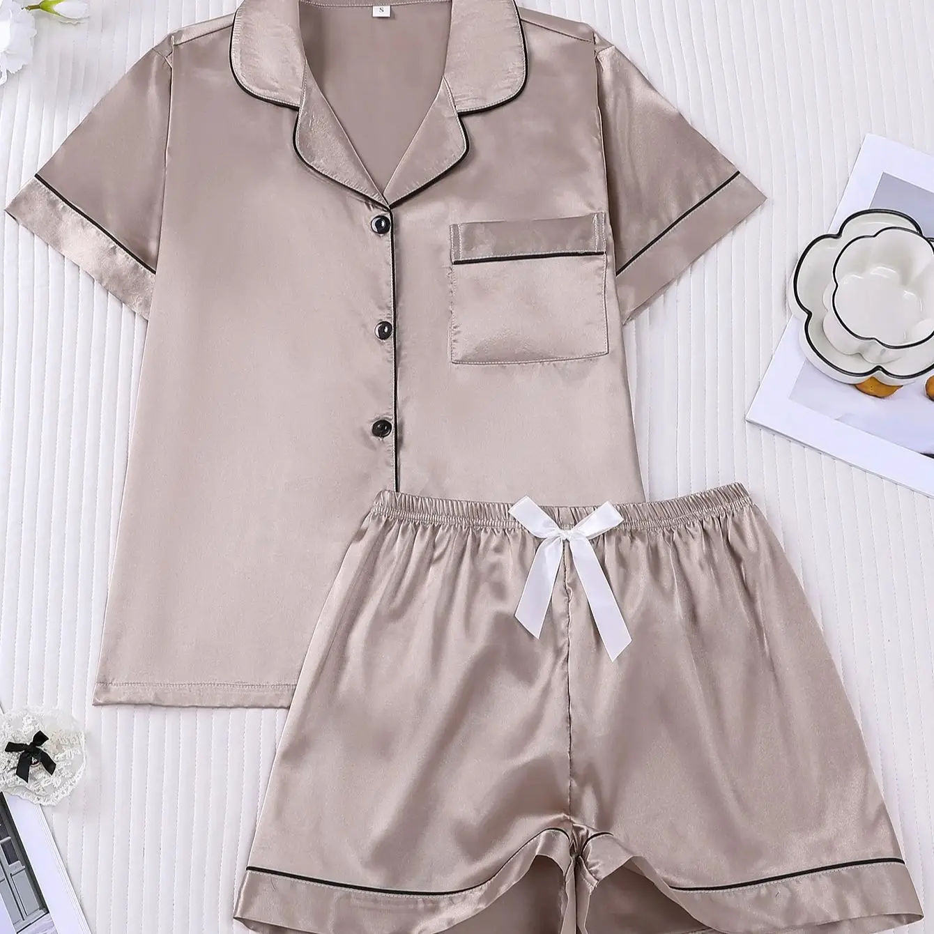 

Women's champagne colored imitation silk lapel short sleeved bow shorts set, skin friendly breathable home wear two-piece set