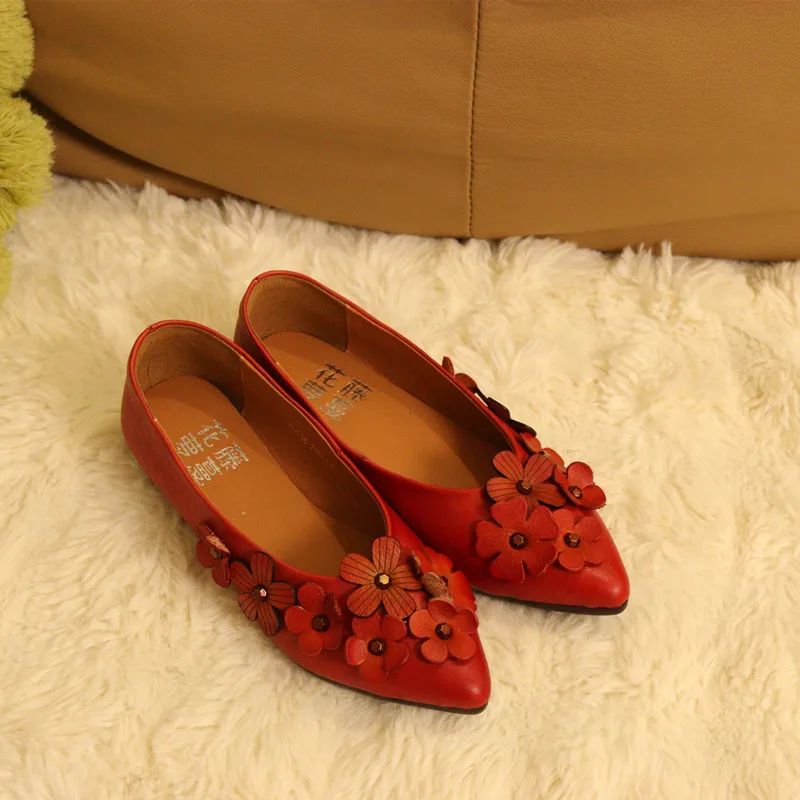 

Leather Slip-On Flat Heel Soft Bottom Casual Women's Shoes Floral Vine Design Comfortable Fashionable Summer Season Footwear