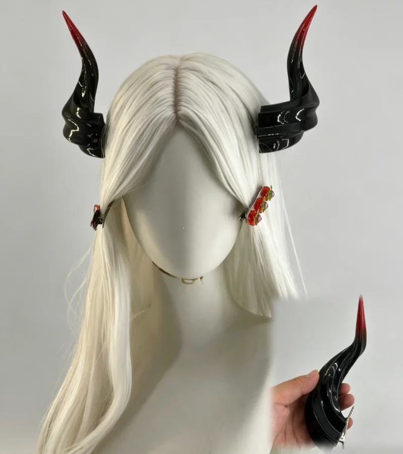 ハロウィーン、ゴシック、ダーク、パーティー、悪魔の角、面白いコスプレ衣装、アクセサリー、アニメ風、グラデーション、雰囲気のあるヘッドピース、クールなヘアアクセサリー。