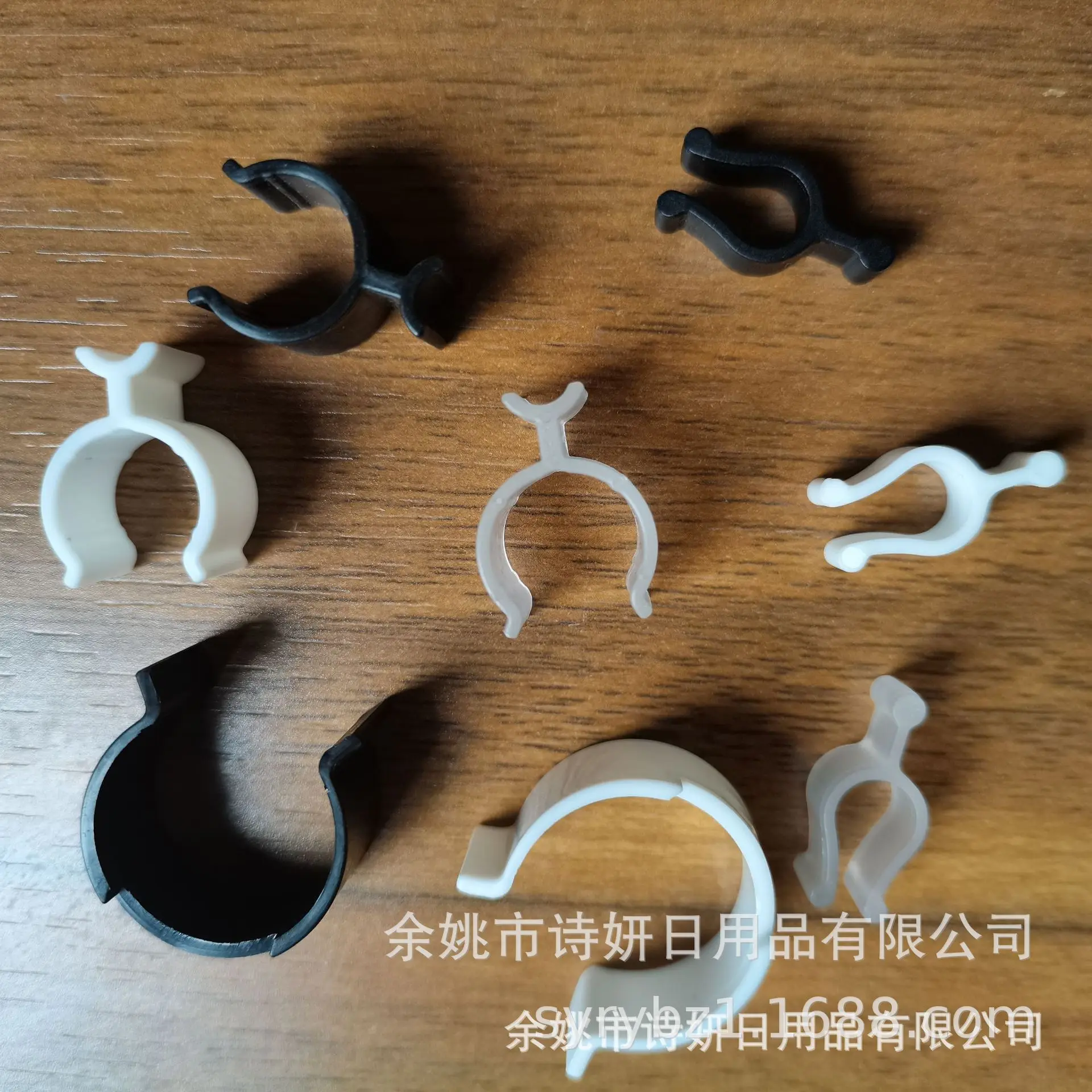

30pcs Bottle Pump Head Clips Plastic Lotion Pump Buckles For Cleansing Oil Shampoo Dispenser Locks Replacement Beauty