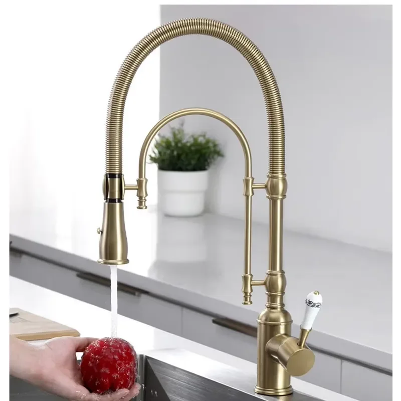 European Style 360 Swivel Brass Copper Body Hot and Cold Brushed Gold Pull-Down Spring Kitchen Mixer Sink Faucet Sink Tap