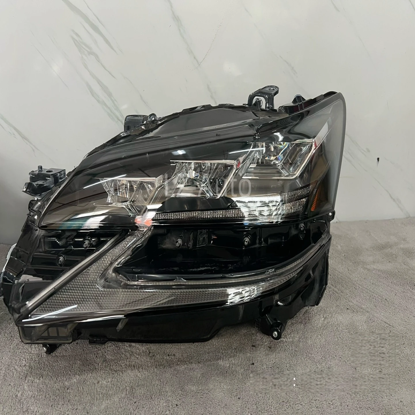 Upgrading Headlight Fit for Lexus GS Headlight 2016-2022 Lexus GS Three Eyes LED Headlamp GS F-Sport L10 Second Hand Car Light