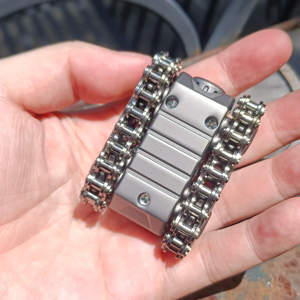 金属製回転タンクフィジェットトイ - 戦術的磁気EDCストレス解消＆スピナー |   子供向けのクールなミリタリーギフト、フィジェットトイ、EDC