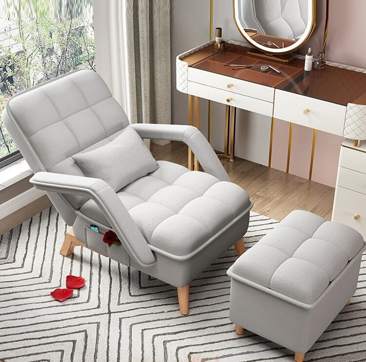 怠惰なソファは、畳のバルコニーで寝転んで眠ることができます。シングル背もたれ付き。