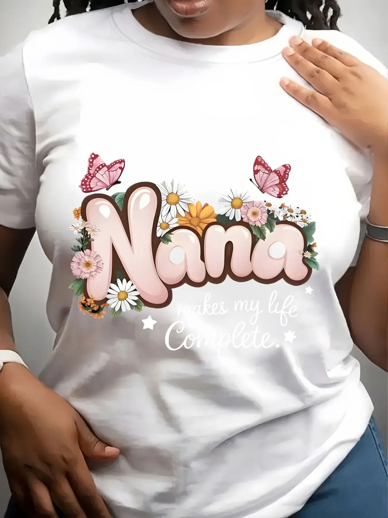 Women's Trendy Crew Neck T-Shirt Being a Nana Makes Life Complete Suitable for Casual Sportswear