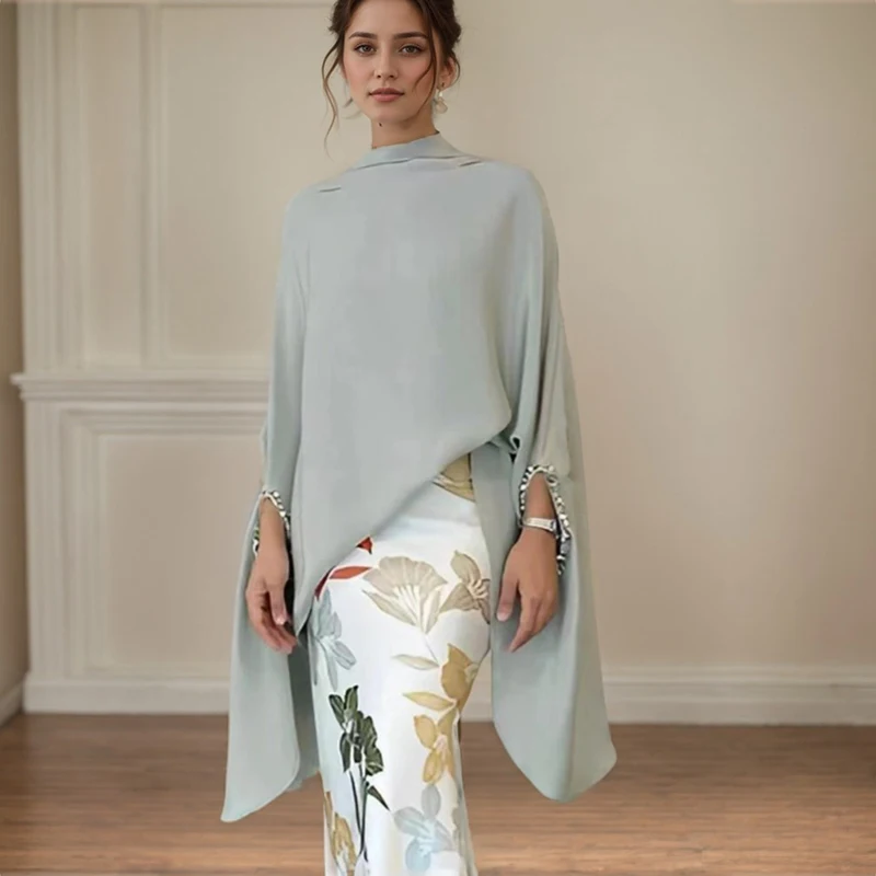 

Комплект из двух предметов: блузка с воротником-стойкой и однотонные брюки, с ретро-цветочным принтом, модный, с рукавами «летучая мышь» и круглым вырезом