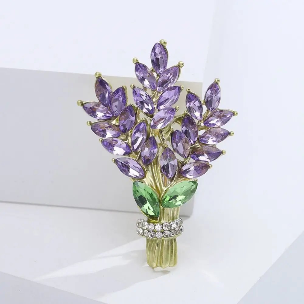 Broche de lavanda de cristal de lujo, alfileres de solapa de lavanda, flor elegante, diamantes de imitación, adorno de Pin en forma de lavanda