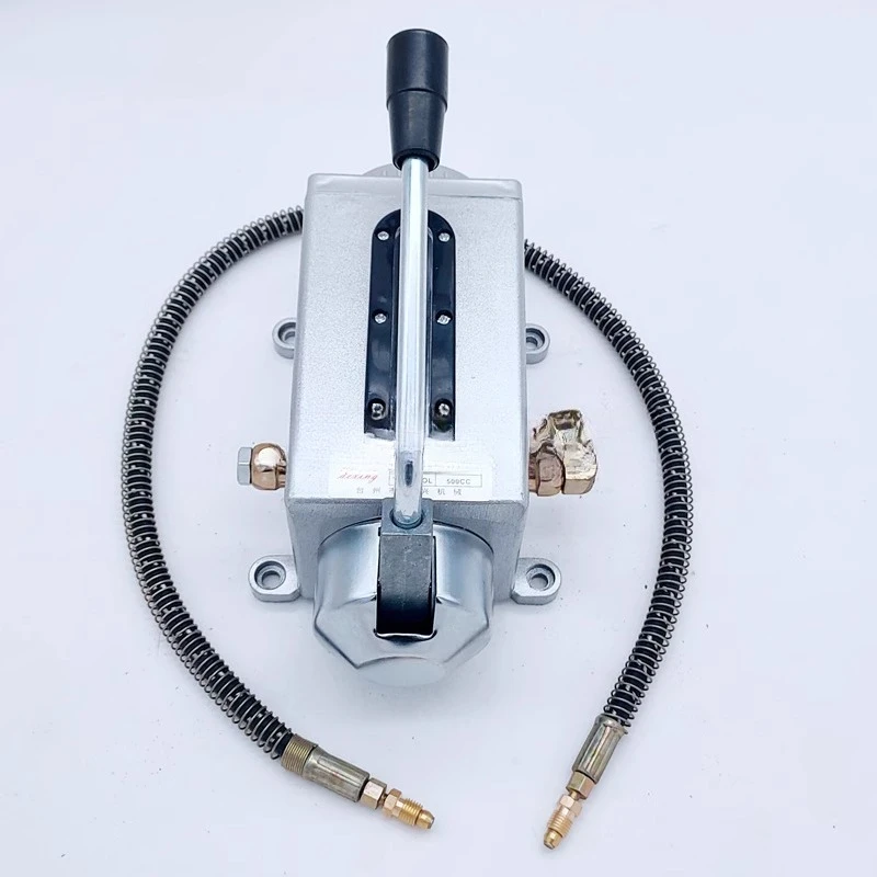 

Taiwan turret milling machine table lubricating oil pump No. 3 No. 4 milling machine oil pump YouTube machine tool accessories