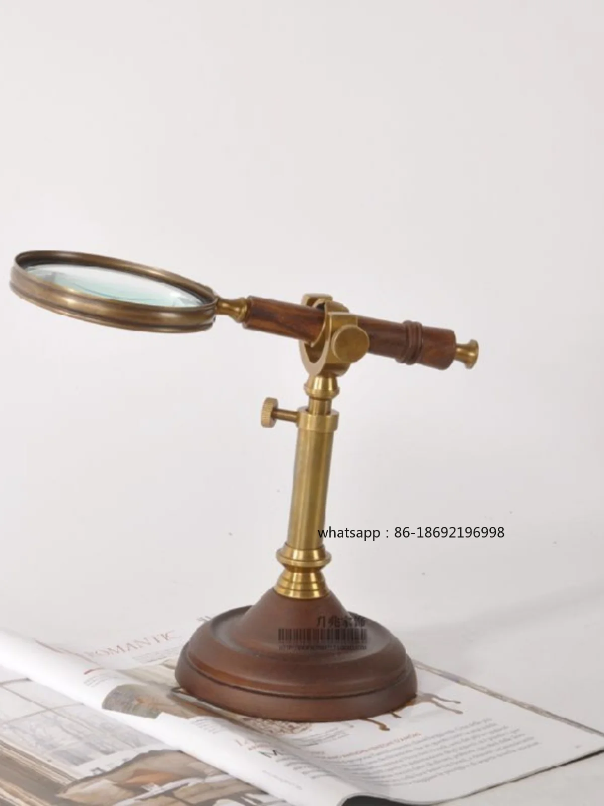 India Imported American Brass Plus Solid Wood Bracket Retro Magnifying Glass Handmade Craft Study Light Luxury Jewelry Ornament