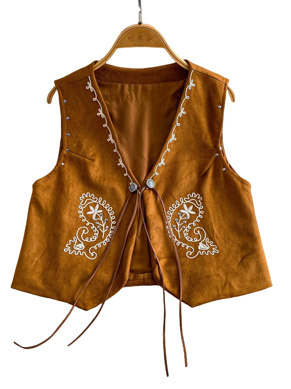 เสื้อกั๊กถักแบบหนาสีน้ำตาลสำหรับผู้หญิง แบรนด์ Vaion ผ้าหนังกลับลายกวาง ทรงวี เหมาะสำหรับใส่เดินทาง ให้ความอบอุ่นระดับปานกลาง