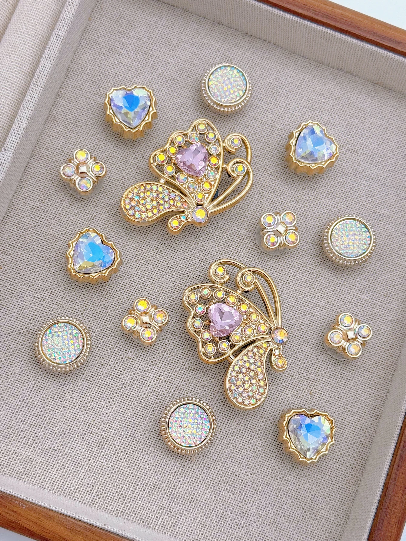 14 Pieces of Golden Butterfly Shoes for DIY Casual Accessories - Fun and Multi-functional Personalized Shoe Design Method