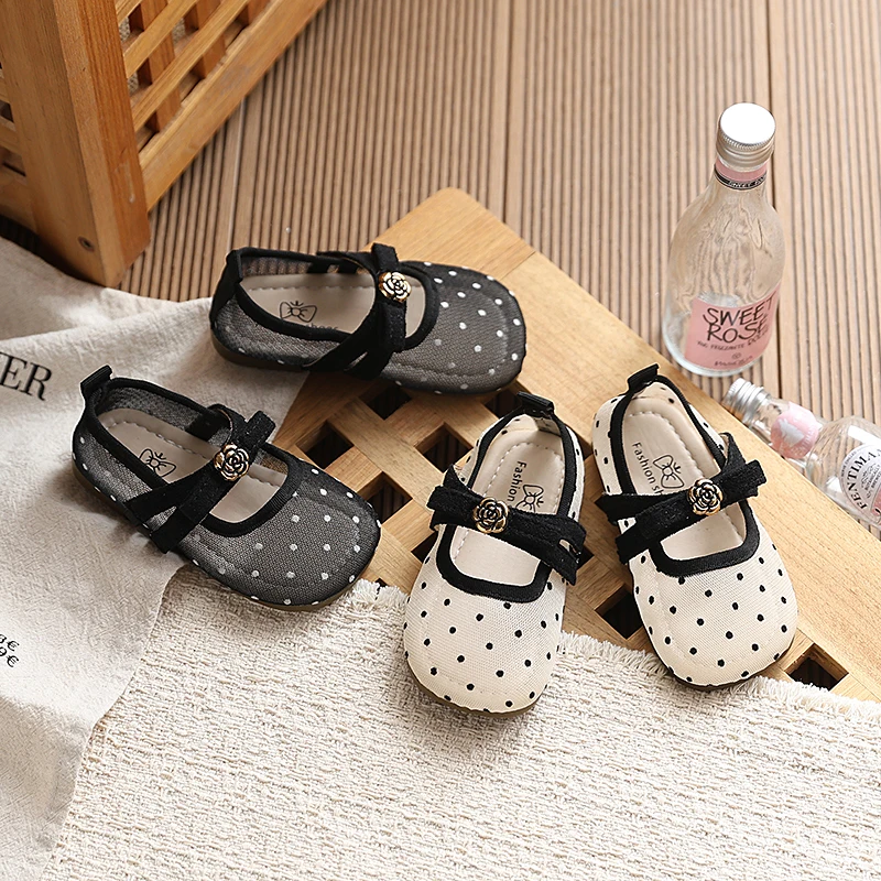 

Детские повседневные туфли для девочек, сетчатые, в горошек, с милым бантом, весна-лето 2026, для малышей и детей среднего/старшего возраста, для свадьбы и праздников