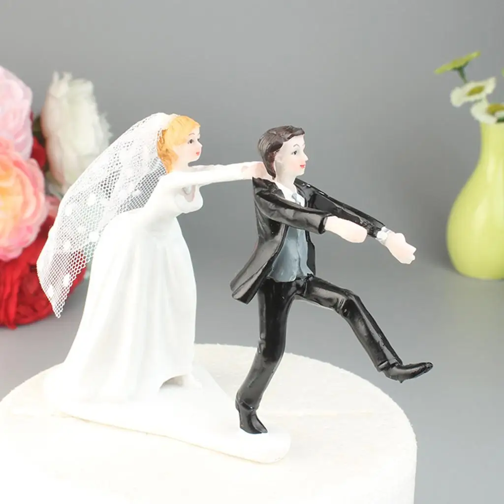 Romantic Couple Model Resin Figurine Cake Topper The Funny Groom 5.91 X 2.36