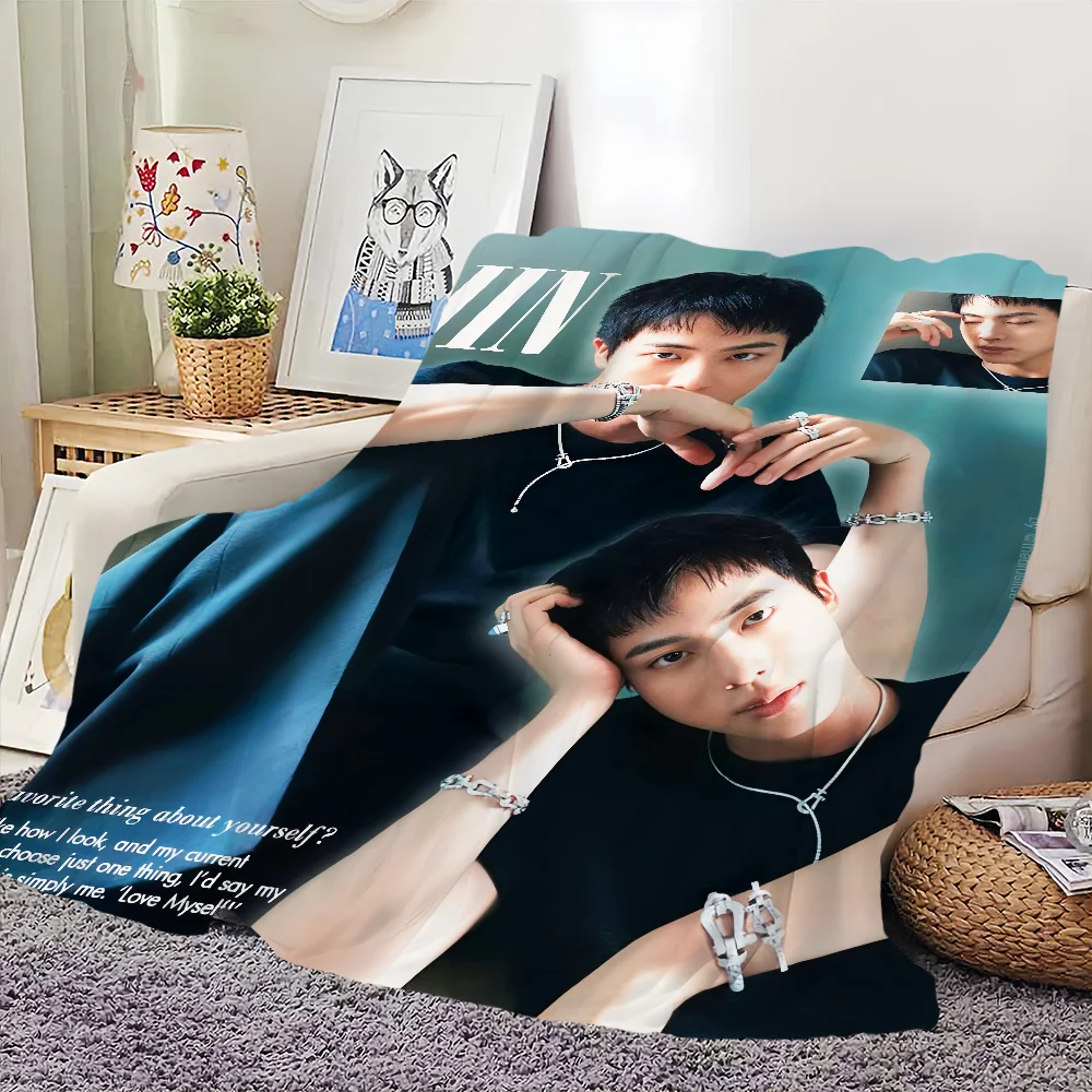 بطانية الفانيلا الدافئة الراحة المعبود J-Jin SINGER بطانية قطيفة ناعمة للأريكة غرفة المعيشة kpop مكتب غرفة نوم هدية السفر #2