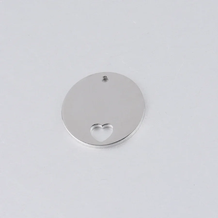 20Pcs/Lot Mirror Polished Stainless Steel Round Plate Charm With Inner Hollow Heart DIY Stamping Charms 20mm