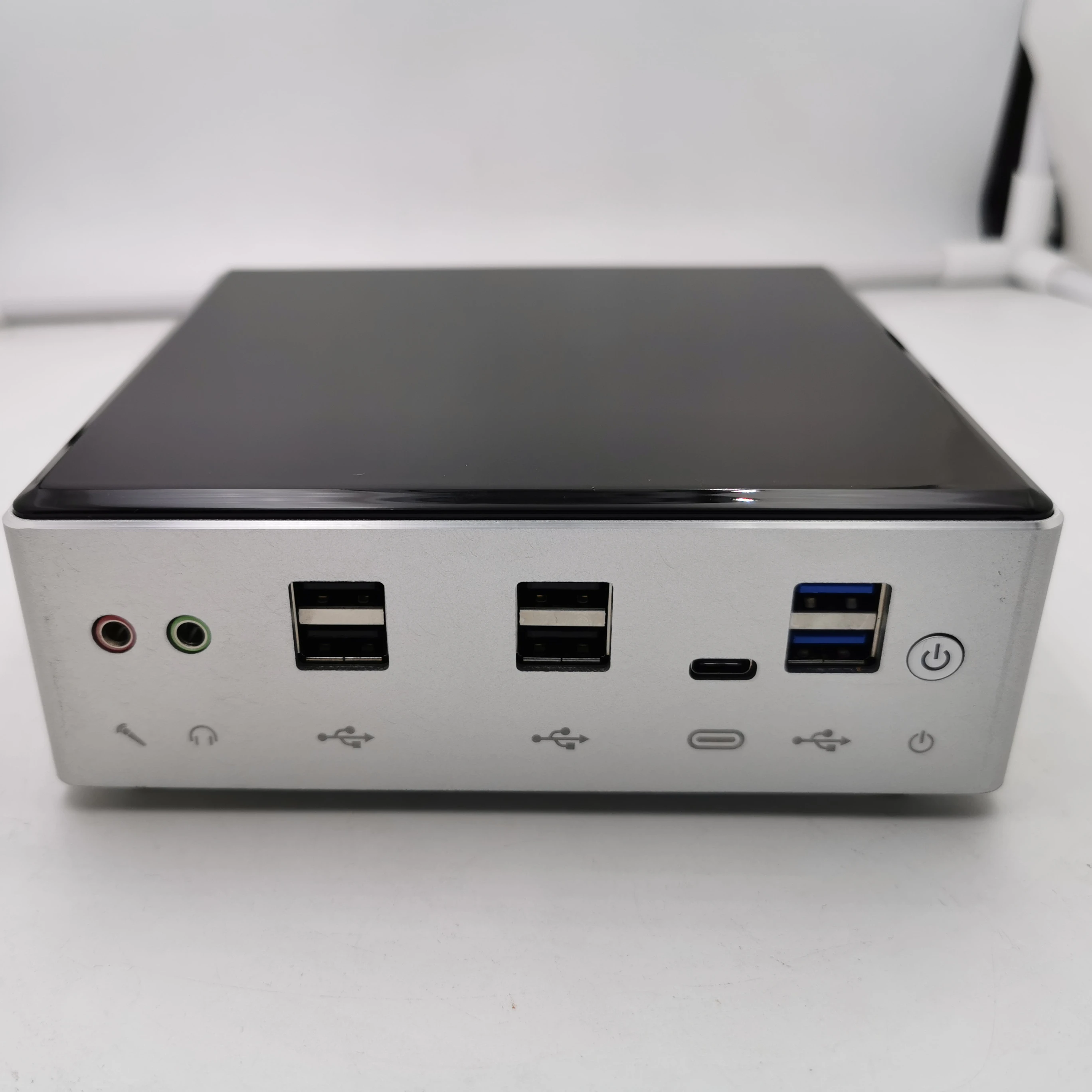 

MeeGoPad C10B портативный ПК, тонкий клиент nuc i5 i7 2 * usb 3,0 Hd lan dp usb-c, маленький размер с вентилятором, четырехъядерный win7/8/10 мини-ПК