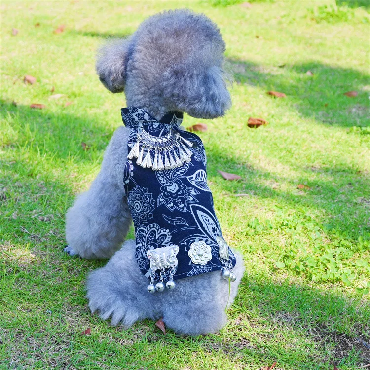 Camiseta transpirable con flores para perro pequeño, sin mangas