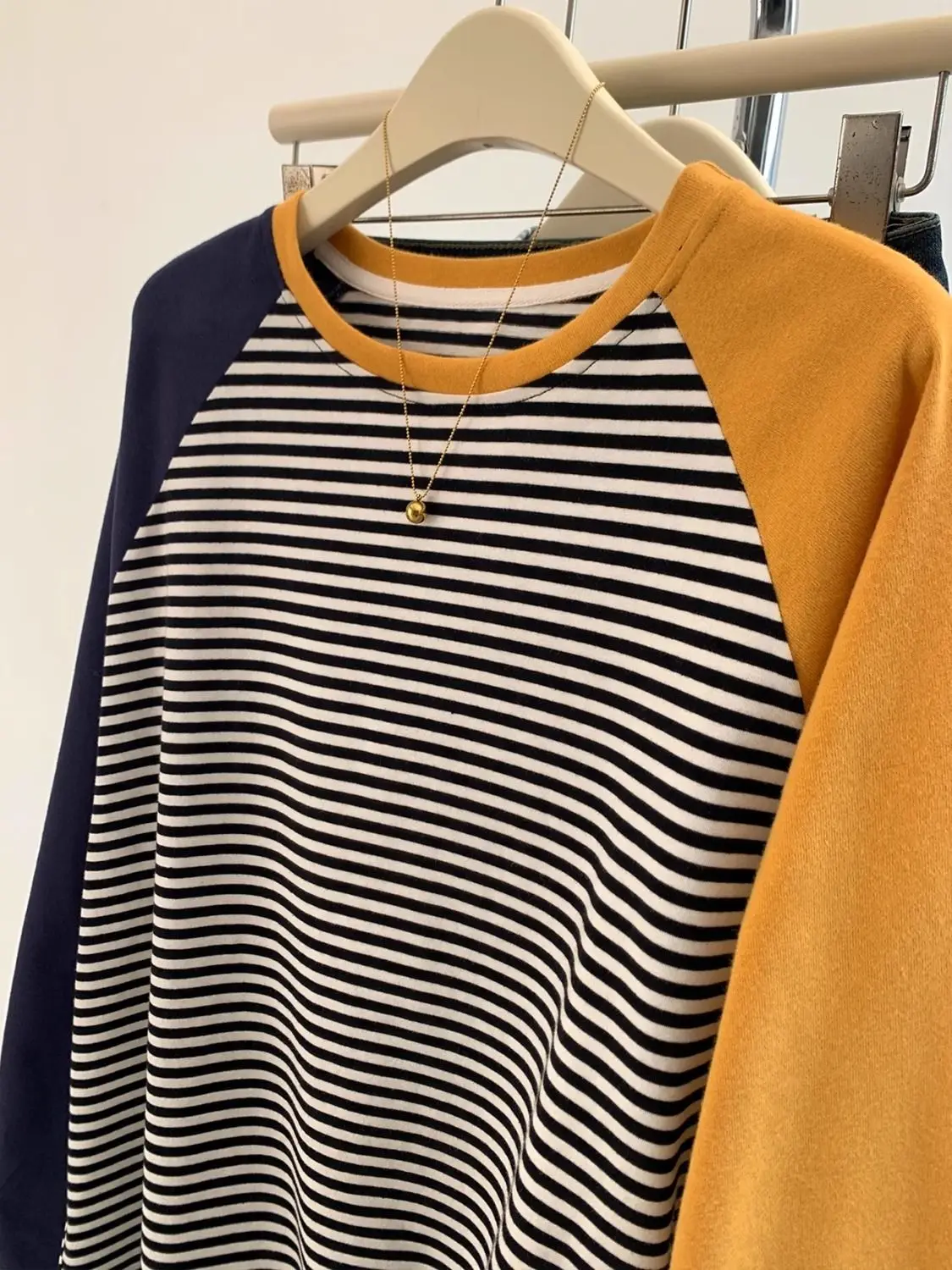 Extra Large Size Contrasting Color Stitching Striped Raglan T-shirt Women Spring Autumn Bottoming Shirt Loose Long-sleeved Top