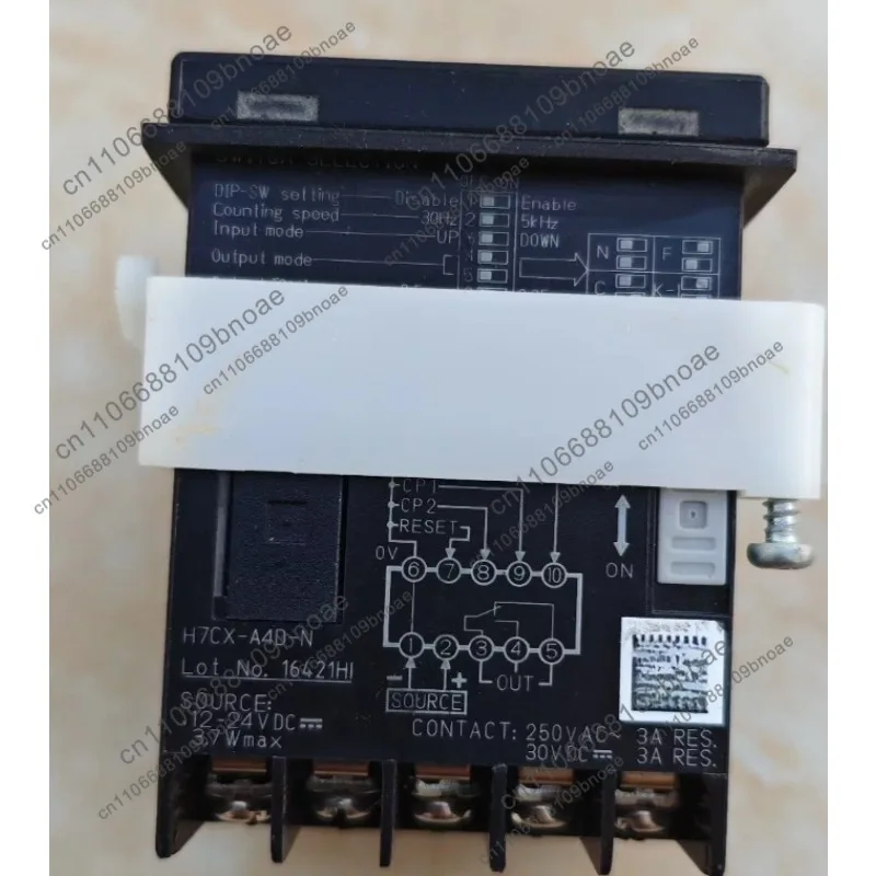Preset Counter/Tachometer H7CX-A4D-N Features: 4-digit display, contact output, tested OK