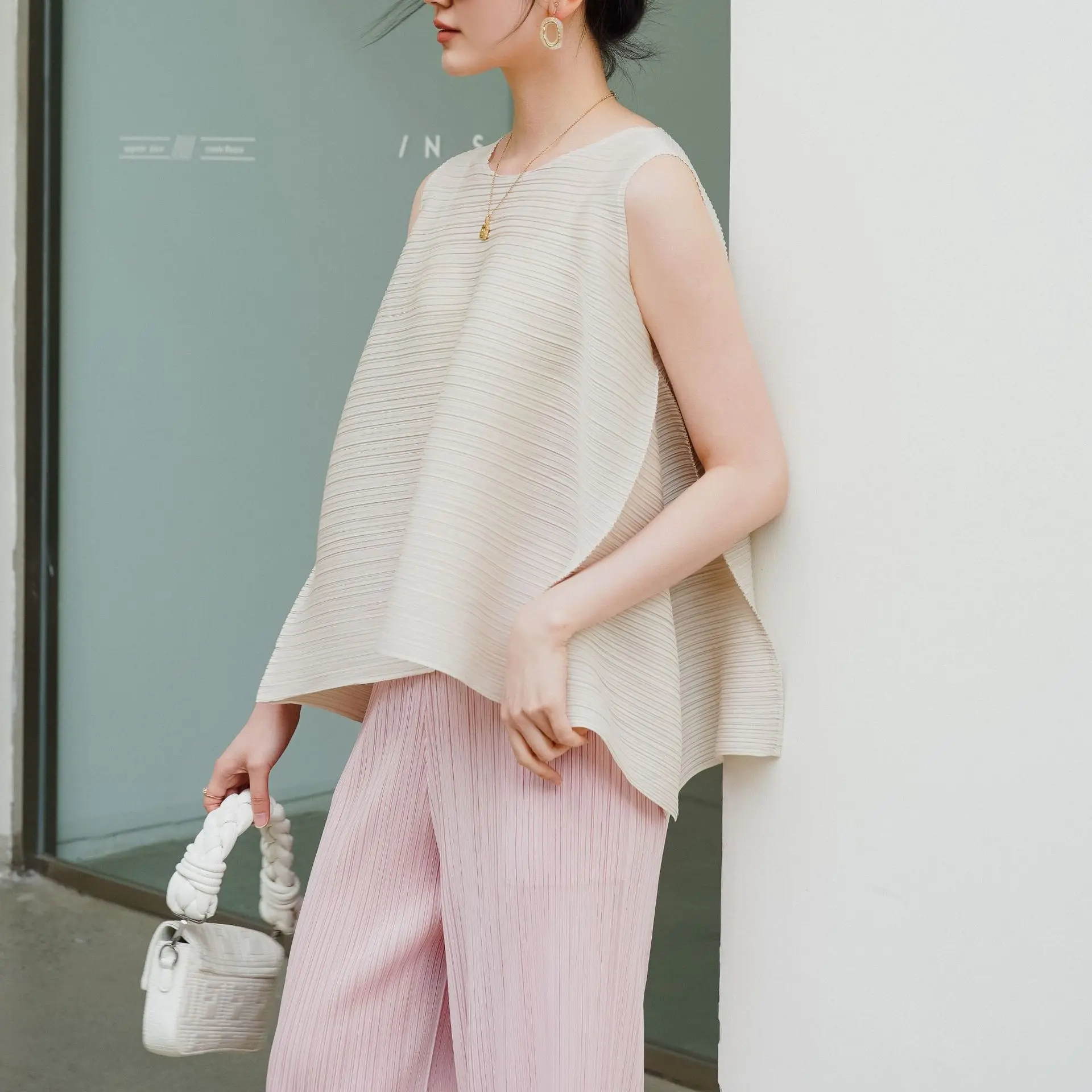 Miyake Pleated Fresh and Sweet Sleeveless Loose Large Size Slim Vest T-shirt Top 2026 New Summer