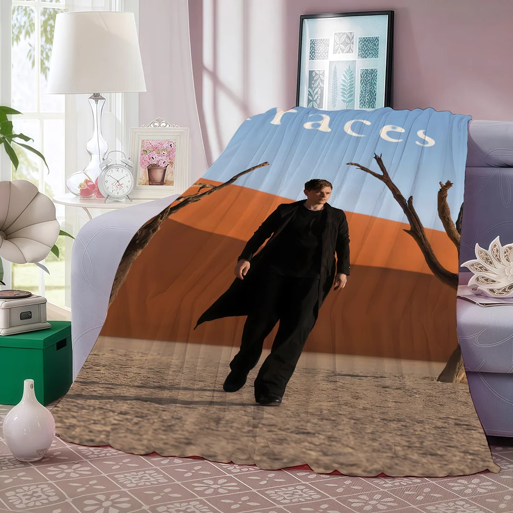 بطانية المغني مايكل باتريك كيلي دافئة وناعمة مناسبة لغرفة النوم وغرفة المعيشة والأريكة والسرير والمكتب والسفر والتخييم