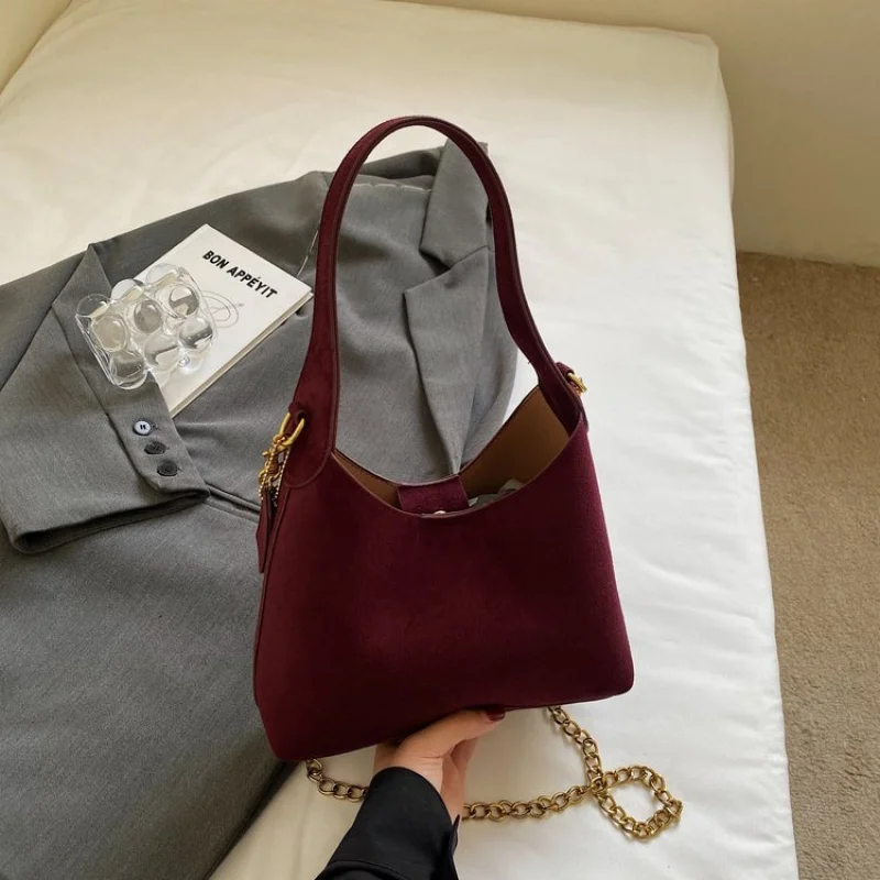 

Elegant Sling Bag For Women With Sleek Design To Be Worn Across The Body For A Chic Look