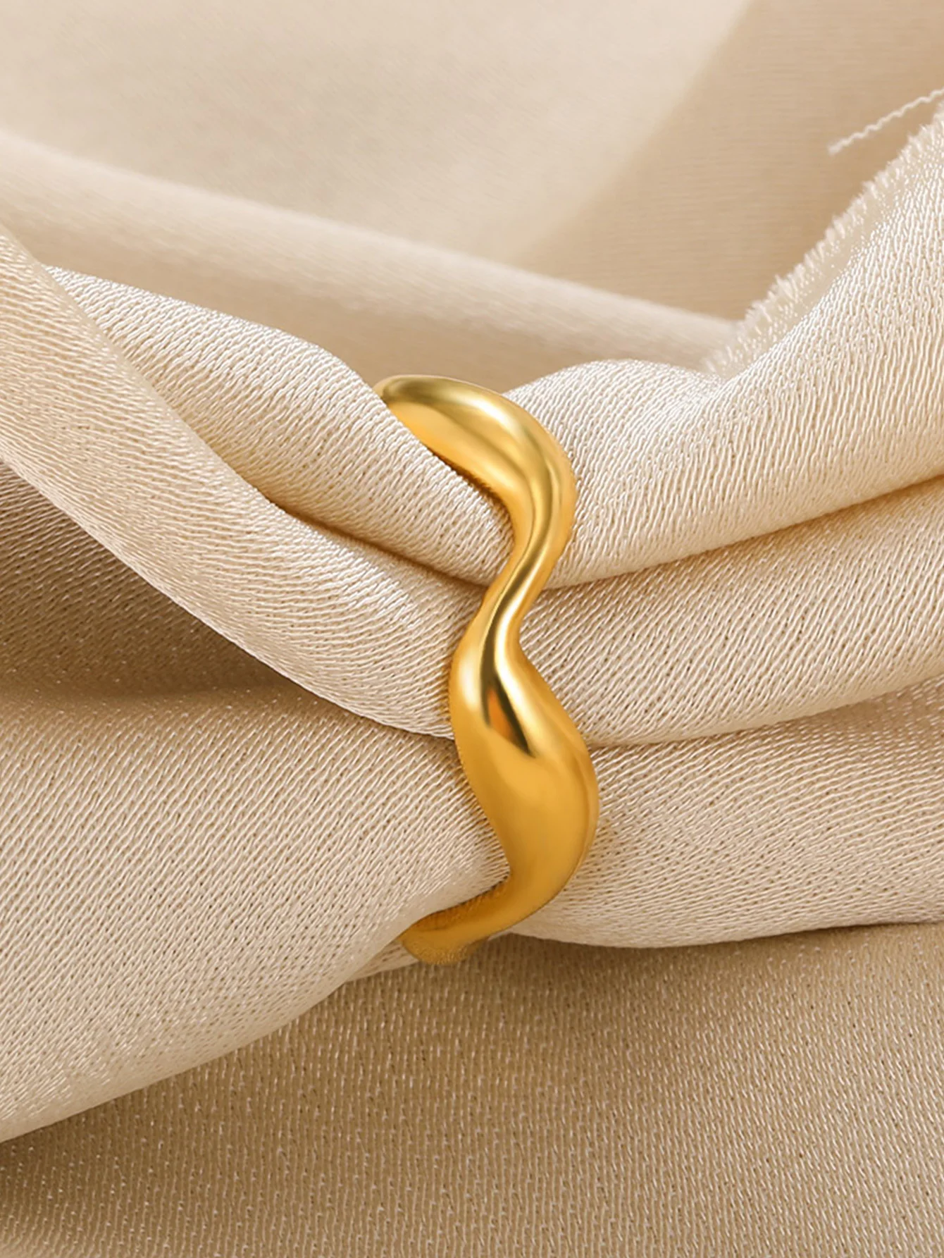 Creative Wave Shape Stainless Steel Rings For Women Men Open Adjustable Gold Color Finger Rings Wedding Female Jewelry Gift 2024