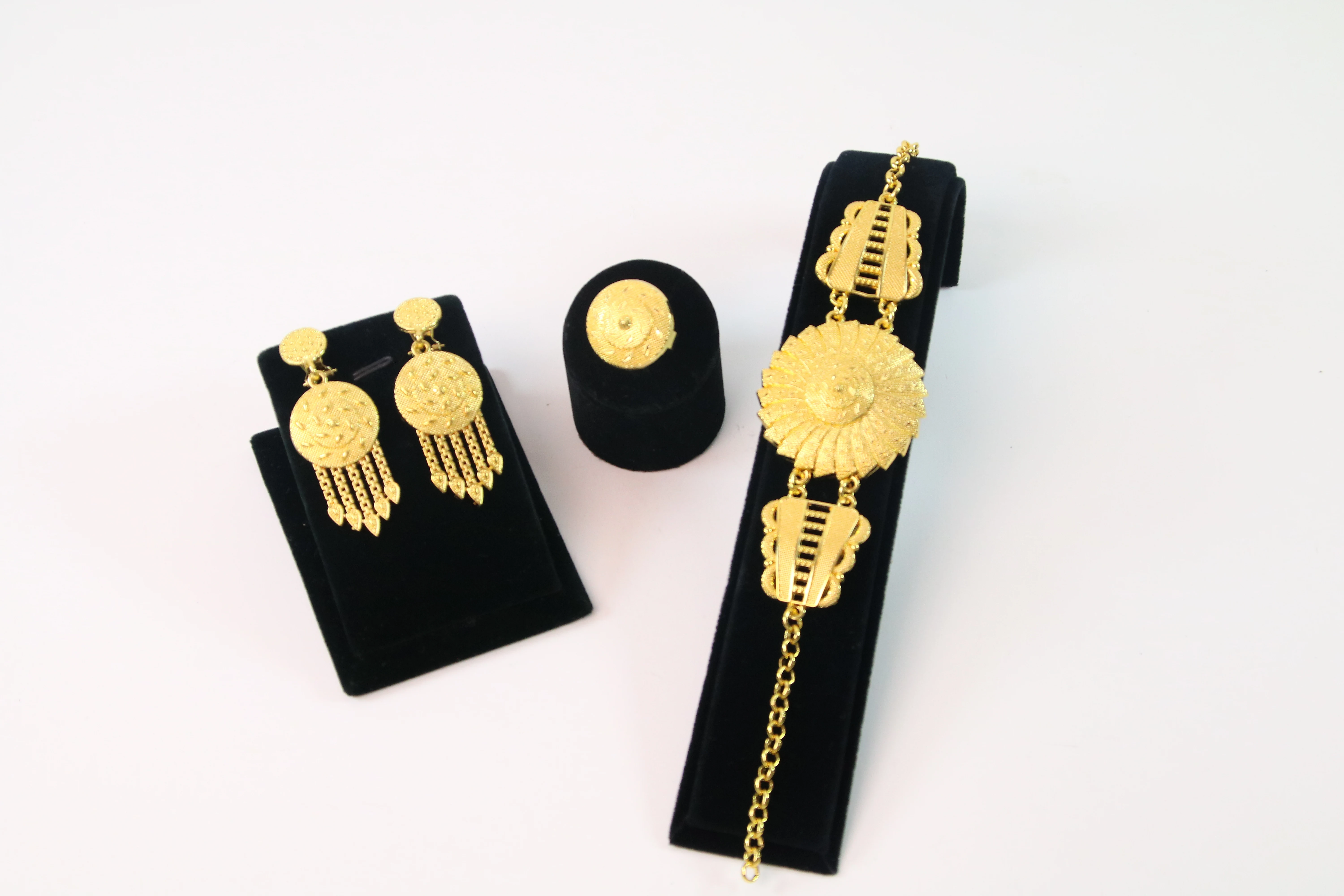 

2023 China's latest design 24k gold fringe earrings bracelet ring jewelry set