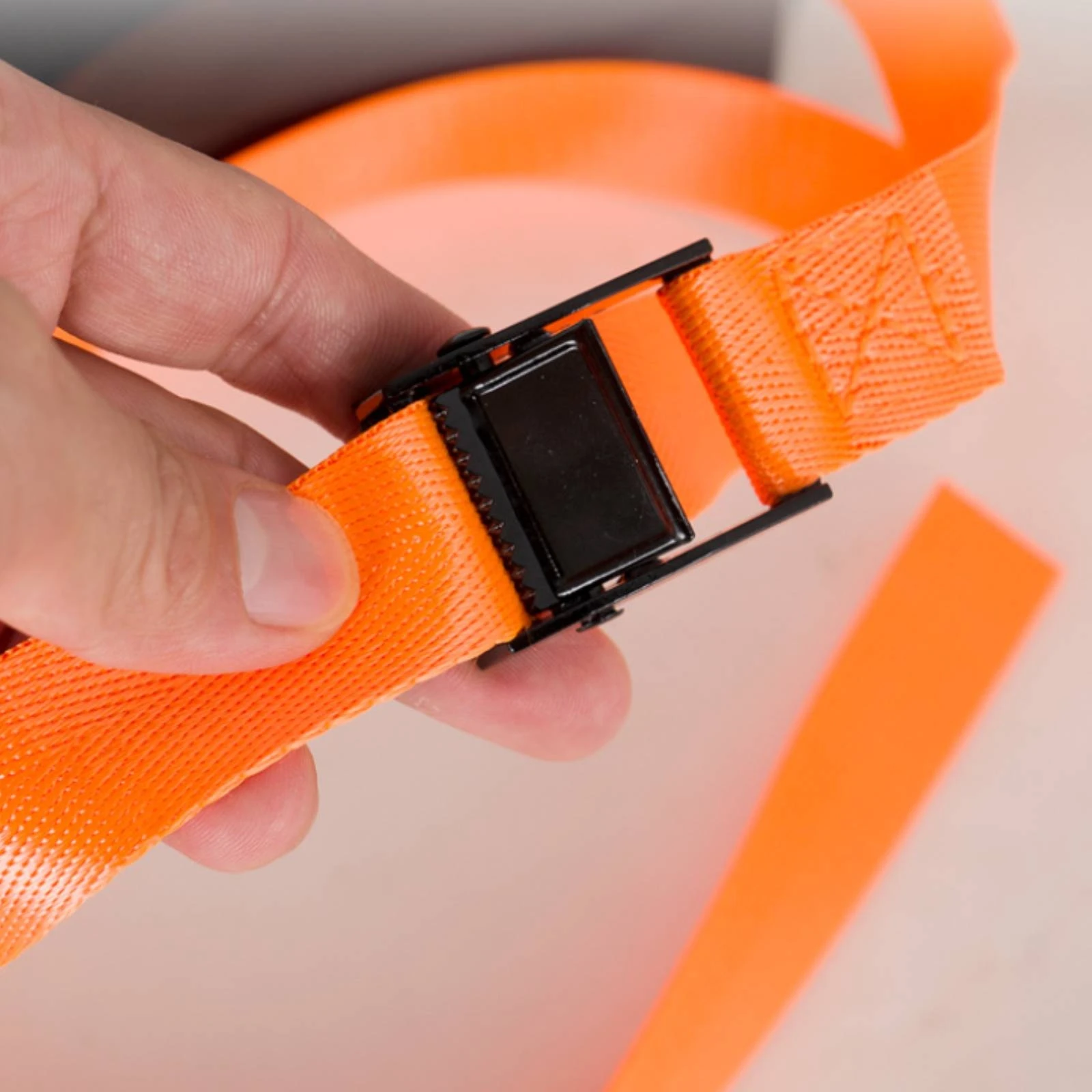 Gas Cylinder Fixing Strap Easy to Install Cylinder Fixing Band Gas Bottle Tie down Strap Space Saving Cylinder Holder ABS