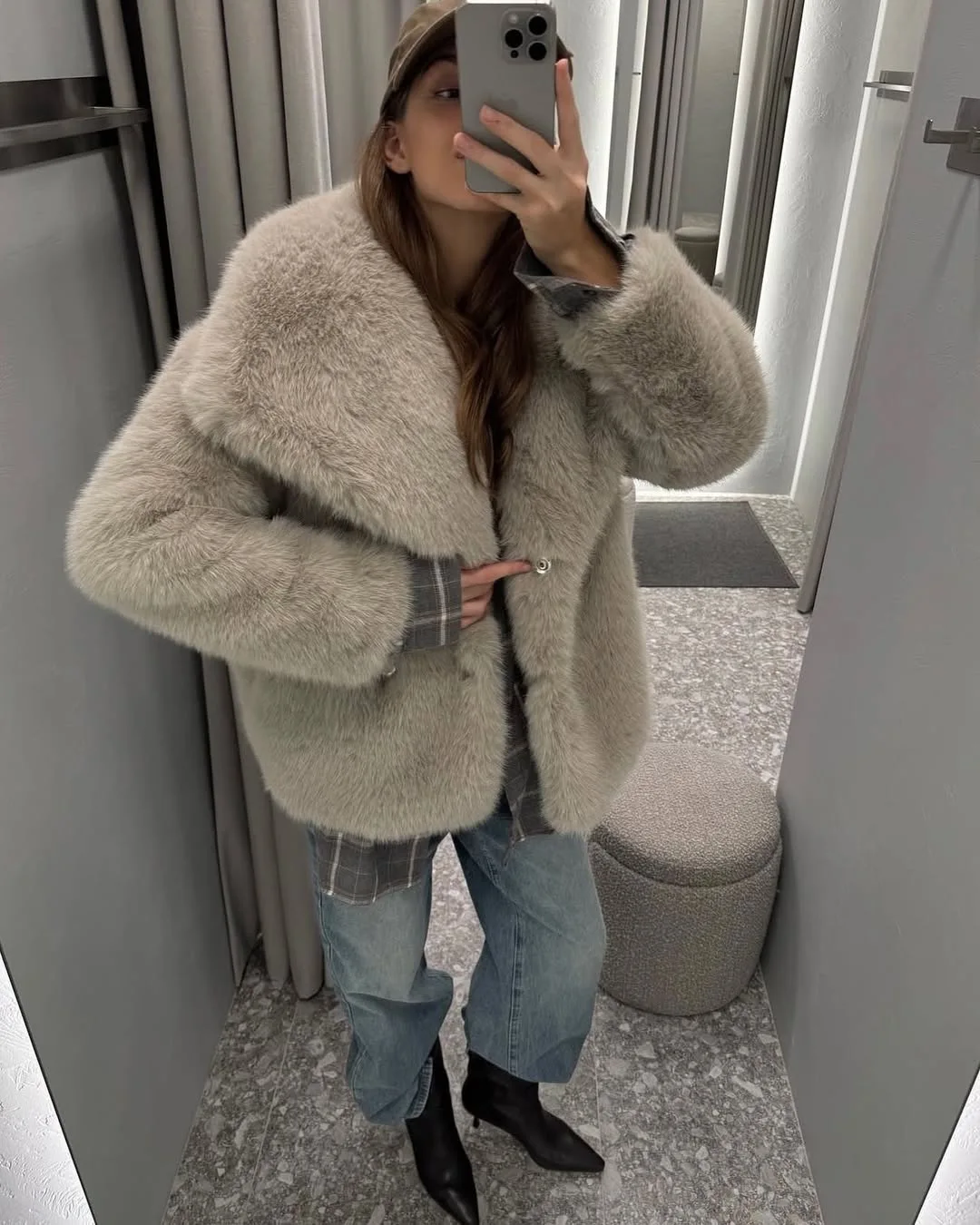 Faux Fur Coat Women Solid Fur Jacket Turn Down Collar Long Sleeve Single Breasted Loose Thick Warm Fur Casual 2025 Autumn Winter