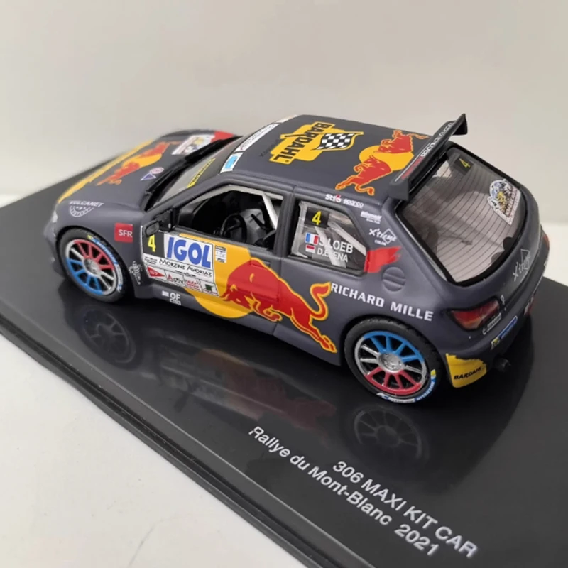 

IXO 1/43 Масштаб 306 MAXI KIT 2021 # 4-сплавная имитация модели автомобиля, статическая коллекция, украшенные праздничными подарками, игрушки, сувенирный подарок