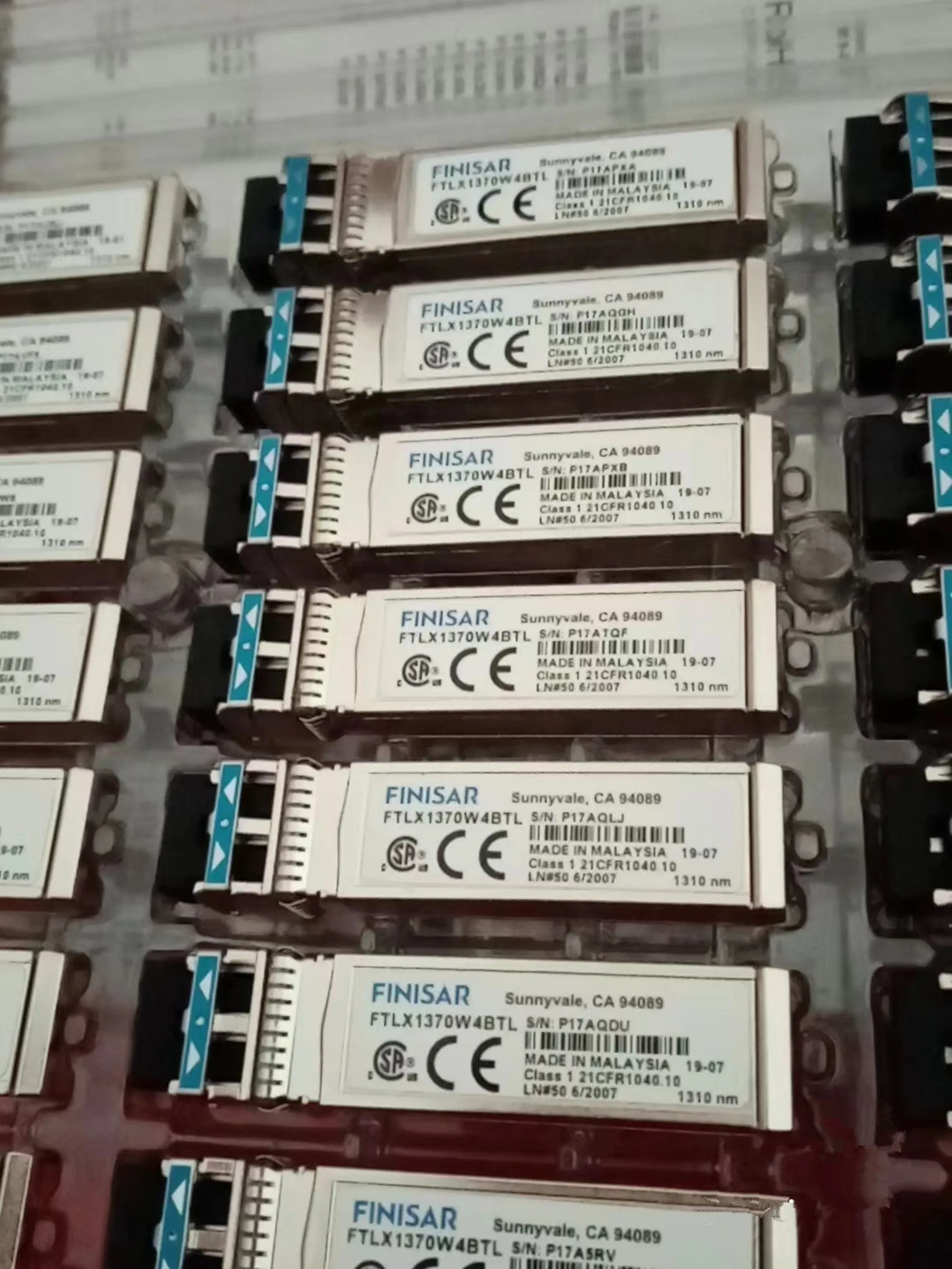 

Finisar Transceiver 10GB SFP FTLX1370W4BTL 1310NM 10G 1.4KM SFP+ Fiber Optical Module