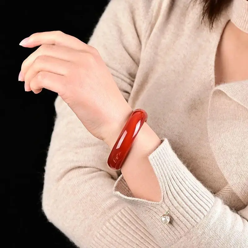 Bull blood widened red agate, carnelian, bracelet jadeite jade items