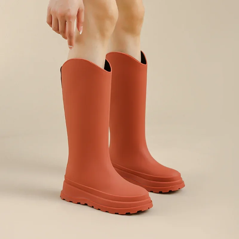 Moda feminina sapatos de chuva botas de luxo na altura do joelho botas de borracha antiderrapante quente à prova dwaterproof água botas de chuva