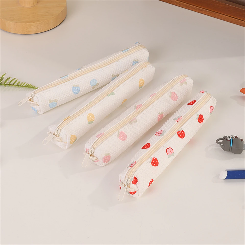 Ins morango lápis caso coreano papelaria armazenamento lápis saco estudantes do ensino médio papelaria lápis casos saco de cosméticos