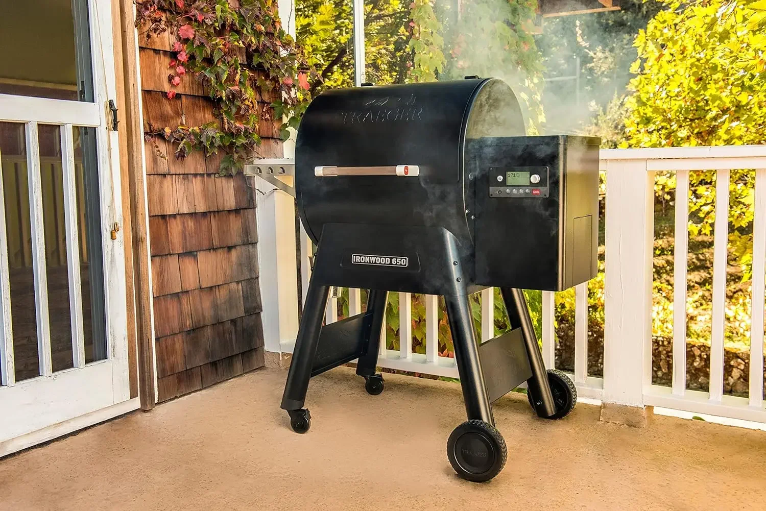 Traeger 철재 650 전기 목재 펠렛 그릴 및 스모커, WiFi 및 앱 연결