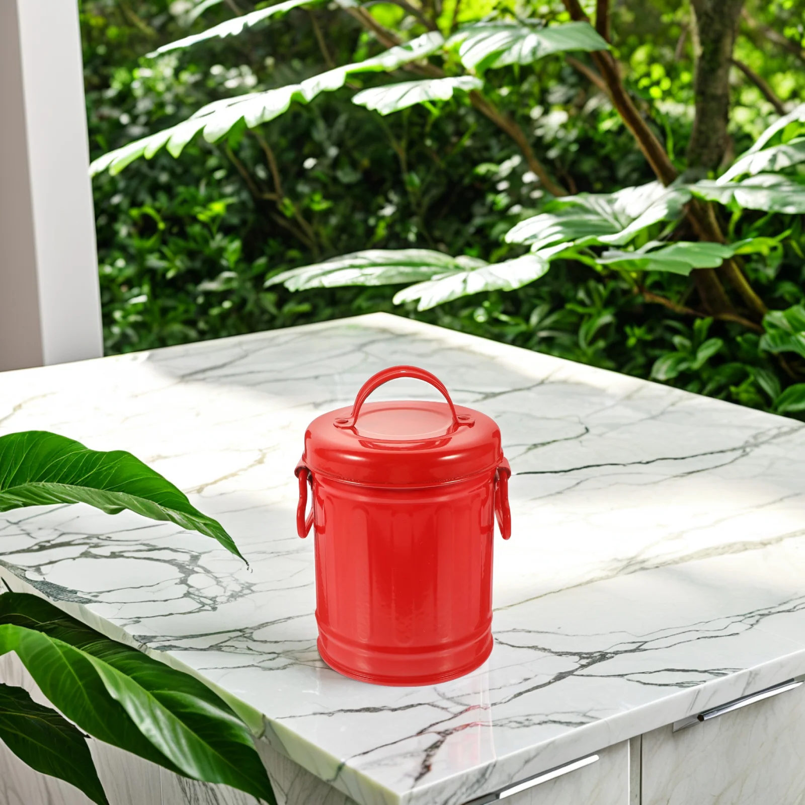 

Iron Pen Holder with Lid Desk Trash Can for Makeup Brushes Stationery Storage Sturdy Metal Bucket Red Portable Garbage Baskets
