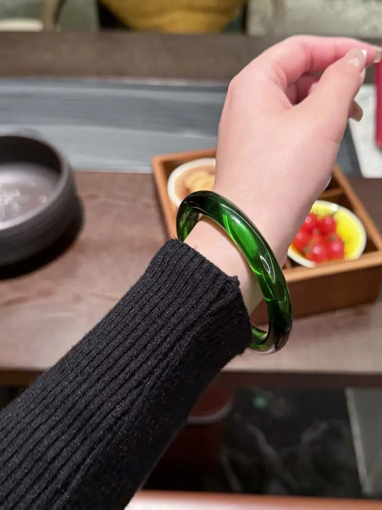 

Натуральный браслет из императорского зеленого кристалла, женский, из белого лунного халцедона, прозрачный, как лед, с нефритовыми вкраплениями