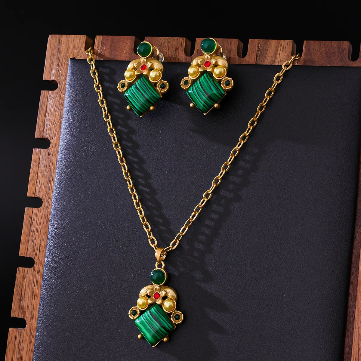 Medieval Vintage Malachite Stone Earrings New Chinese Style Retro Three-dimensional Set Heavy Square Geometric Stone Earrings