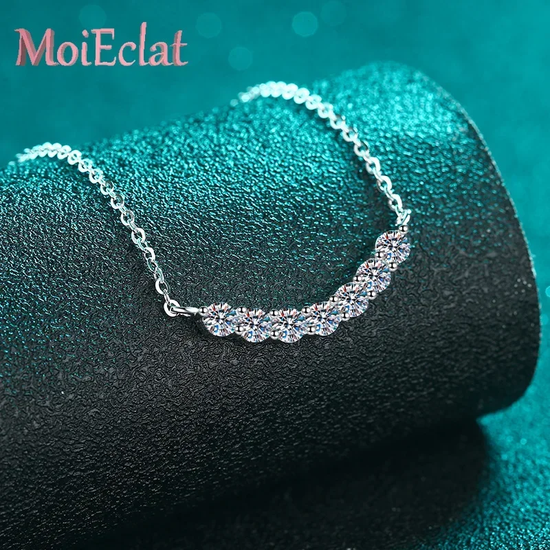 MoiEclat Store Platinum PT950 1.4ct Moissanite Smile Row Diamond Pendant Necklaces for Women, Modern Cubic Design Clavicle Chain