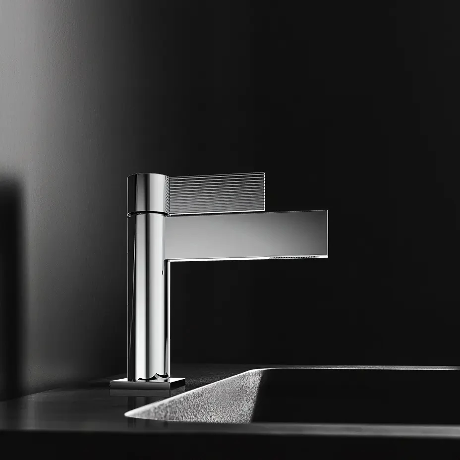 Contemporary style single-stage chrome basin faucet, washbasin, mixed hot and cold faucet