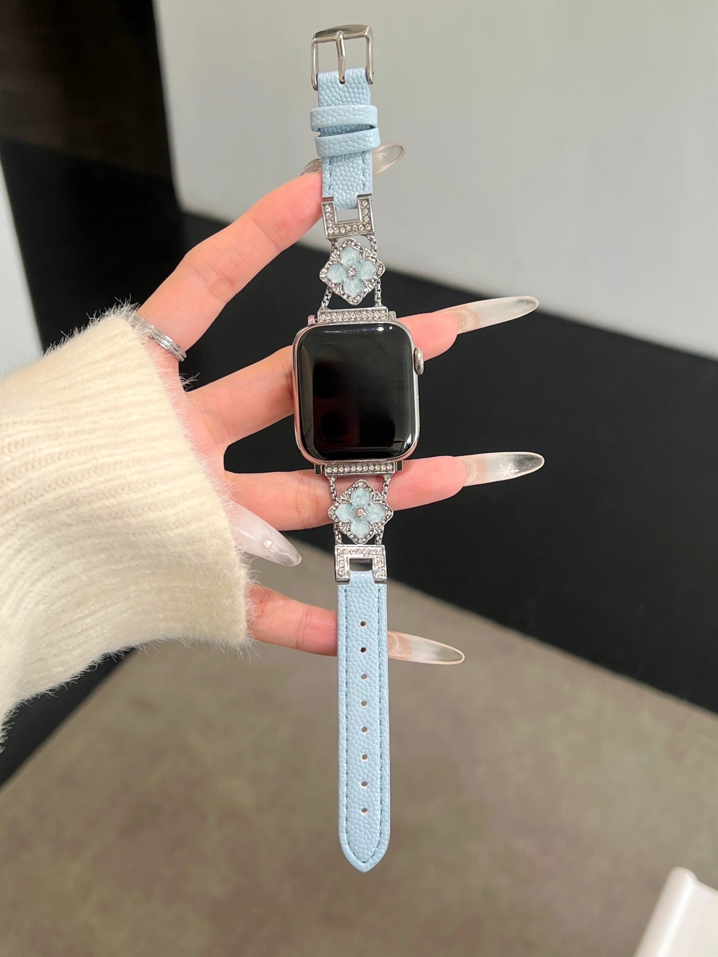 

Sparkling Diamond Four lover Compatible iWatch Strap 38mm 40mm 41mm 42mm 44mm 45mm 49mm Fashion Strap