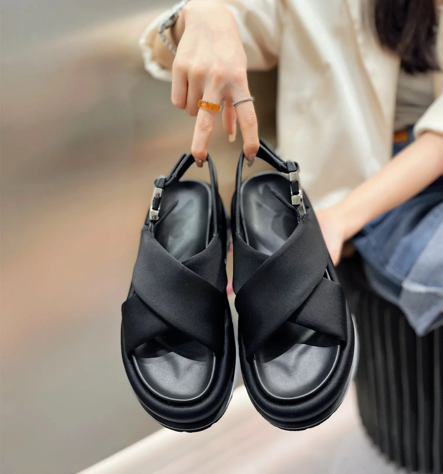 2023 Summer Women's Genuine Leather Thick Sole Sandals New Fashion Versatile One Button Elevated Casual Shoes