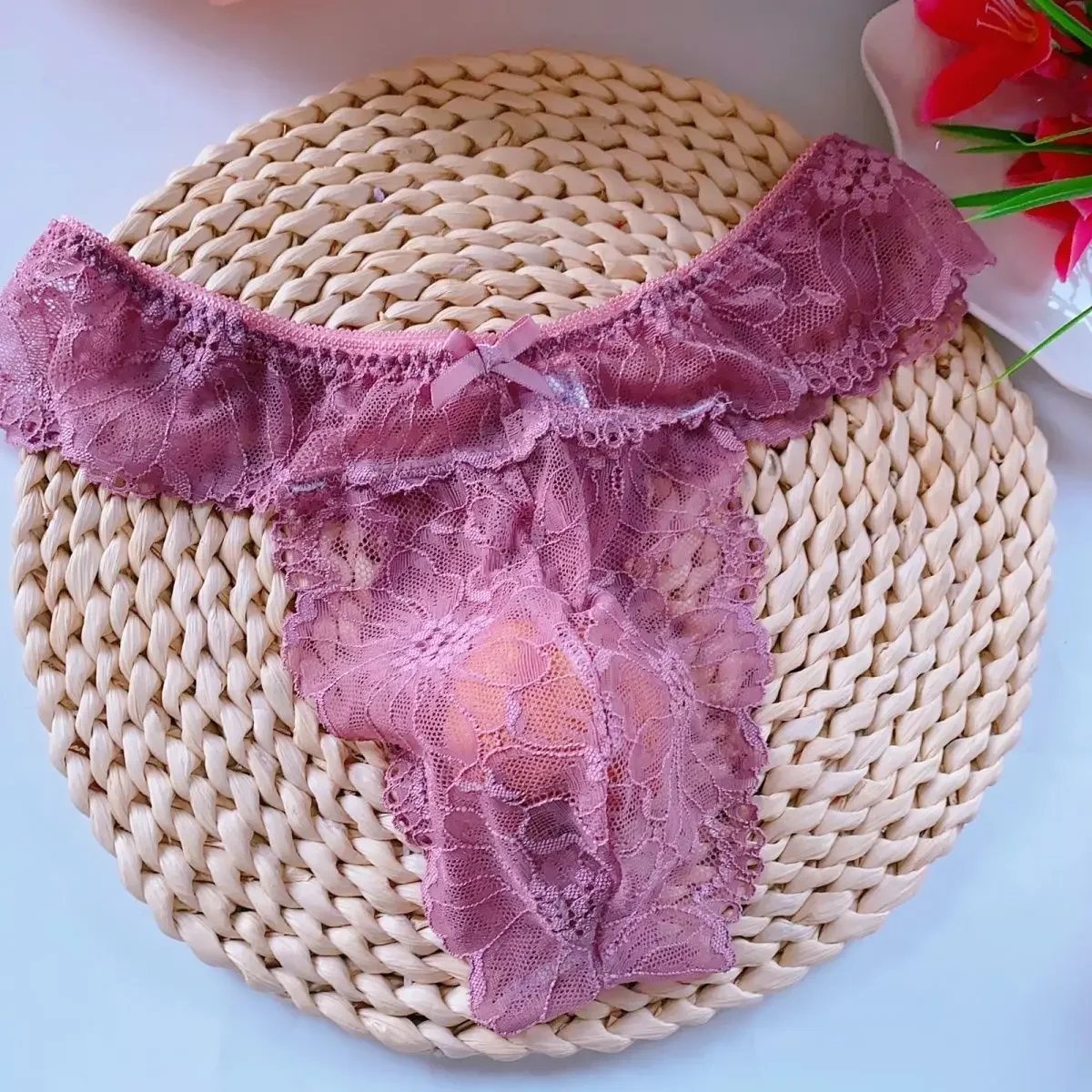 سروال وردي مميز من الدانتيل للرجال T- Breifs عرض حي أزياء رقص مثيرة DJ Club Bar حفلة خاصة كوس. سراويل هاراجوك الذكور سيسي