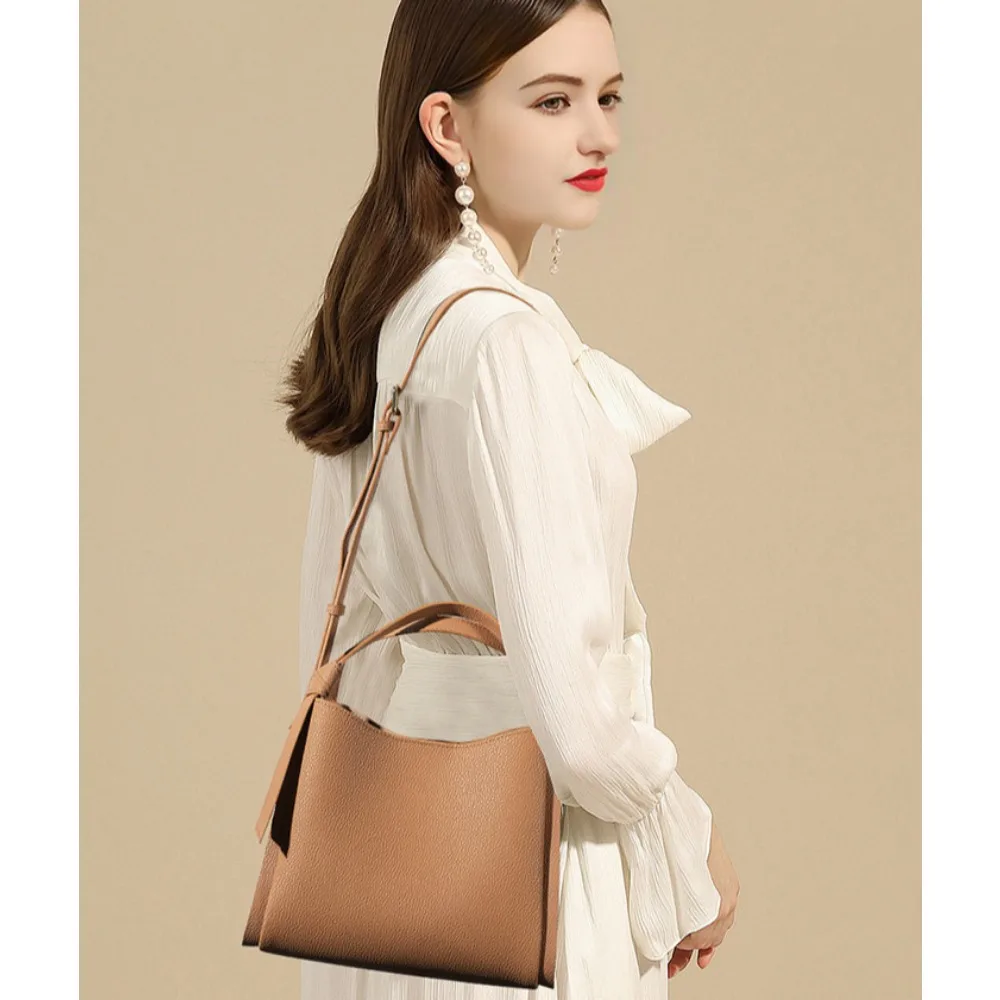 Genuine leather ladies large capacity handbag New cowhide high-grade vegetable basket crossbody bucket bag luxury bags