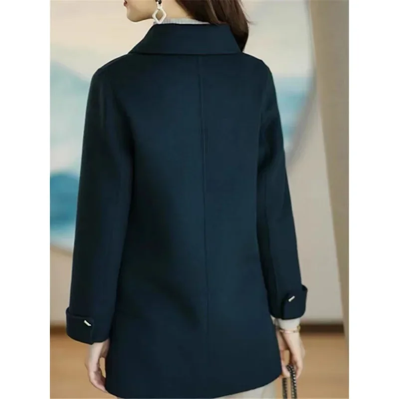 2023 نمط جديد النسخة الكورية معطف غير رسمي صغير للنساء سترات صوفية مقصوصة تأثير التخسيس ينعم صورتك القديمة عالية